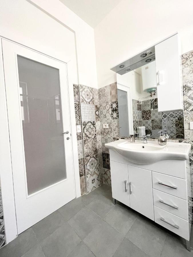 Apartment Savoia Бари Экстерьер фото